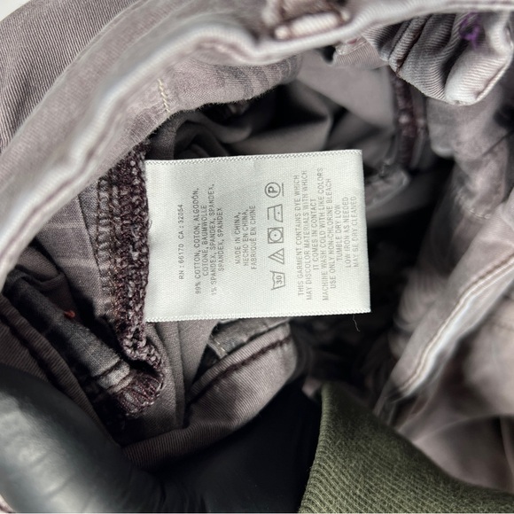 Anthropologie Pilcro and the Letterpress Pants Fit Hyphen Sz 27 Purple Chinos - Picture 5 of 10